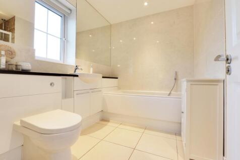Ensuite to Bedroom 1