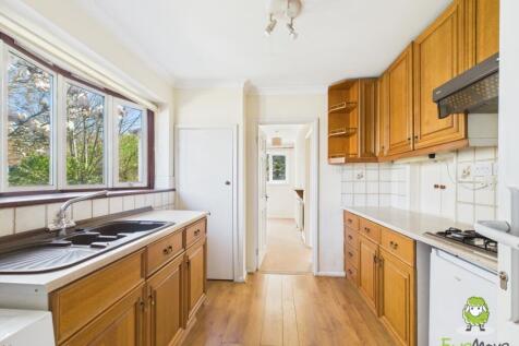 EweMove Basingstoke Estate Agents Chandler Road
