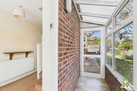 EweMove Basingstoke Estate Agents Chandler Road
