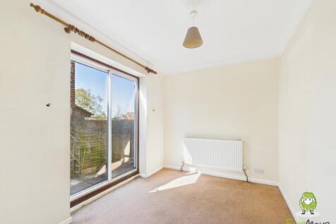 EweMove Basingstoke Estate Agents Chandler Road