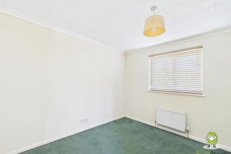 EweMove Basingstoke Estate Agents Chandler Road