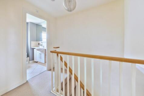 EweMove Basingstoke Estate Agents 