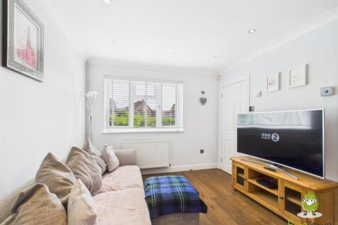EweMove Estate Agents Basingstoke - Chaldon Green 