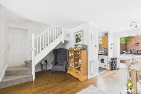 EweMove Estate Agents Basingstoke - Chaldon Green 