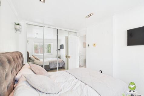 EweMove Estate Agents Basingstoke - Chaldon Green 