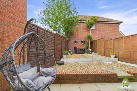 EweMove Estate Agents Basingstoke - Chaldon Green 