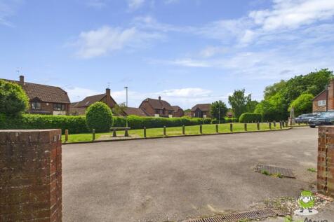 EweMove Estate Agents Basingstoke - Chaldon Green