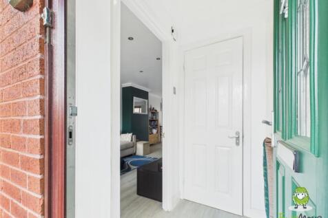 EweMove Estate Agents Basingstoke - Chaldon Green