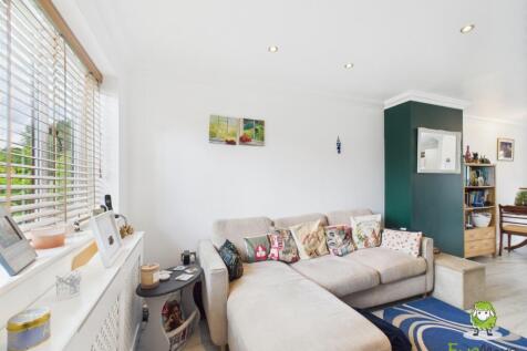 EweMove Estate Agents Basingstoke - Chaldon Green