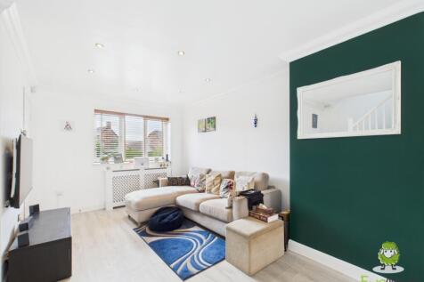EweMove Estate Agents Basingstoke - Chaldon Green