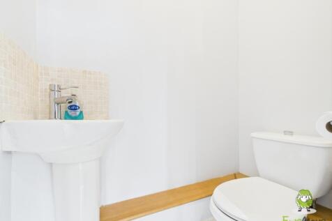 EweMove Estate Agents Basingstoke - Chaldon Green