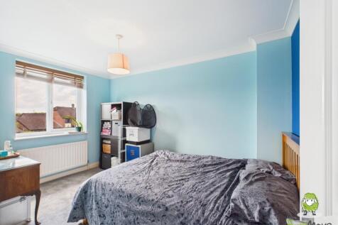 EweMove Estate Agents Basingstoke - Chaldon Green