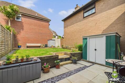 EweMove Estate Agents Basingstoke - Chaldon Green