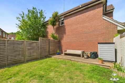 EweMove Estate Agents Basingstoke - Chaldon Green