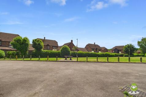 EweMove Estate Agents Basingstoke - Chaldon Green