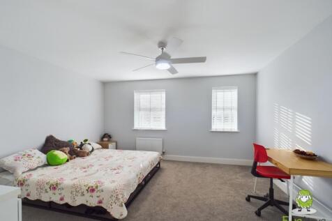 CAM03778G0-PR0156-STILL042