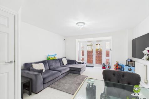 EweMove Estate Agents Basingstoke - Sinclair Drive