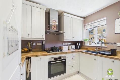 EweMove Estate Agents Basingstoke - Lime Gardens 