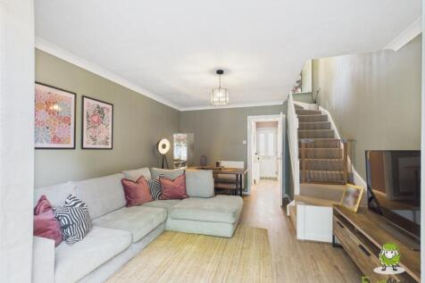 EweMove Estate Agents Basingstoke - Lime Gardens 