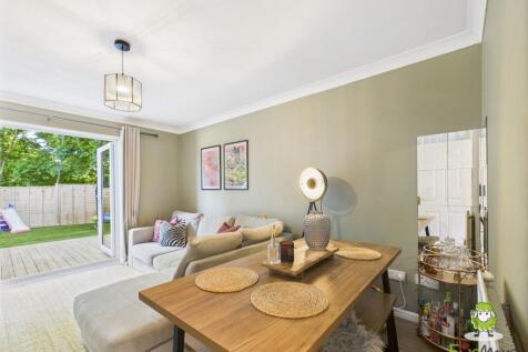 EweMove Estate Agents Basingstoke - Lime Gardens 