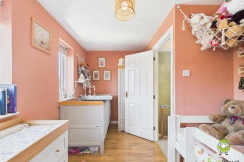 EweMove Estate Agents Basingstoke - Lime Gardens 