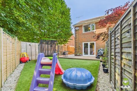 EweMove Estate Agents Basingstoke - Lime Gardens 