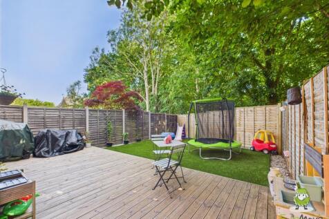 EweMove Estate Agents Basingstoke - Lime Gardens 