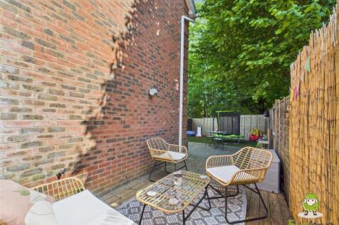 EweMove Estate Agents Basingstoke - Lime Gardens 