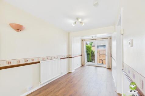 EweMove Basingstoke Estate Agents 22 Fabian Close
