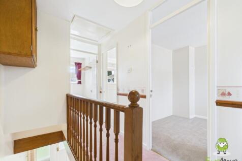EweMove Basingstoke Estate Agents 22 Fabian Close