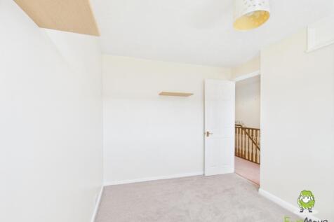 EweMove Basingstoke Estate Agents 22 Fabian Close
