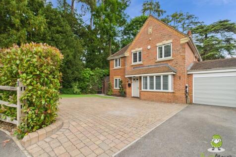 EweMove Estate Agents Basingstoke 7 Basingfield Cl