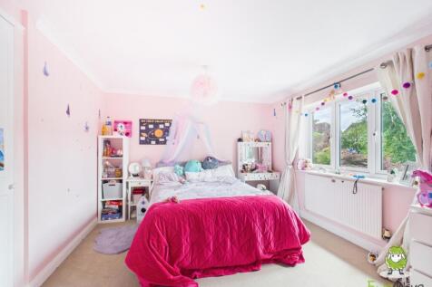 CAM03778G0-PR0239-STILL040