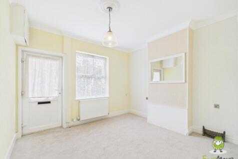 EweMove Basingstoke Estate Agents 78 Winchester Ro