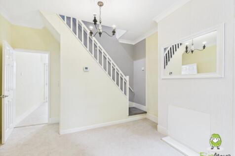 EweMove Basingstoke Estate Agents 78 Winchester Ro