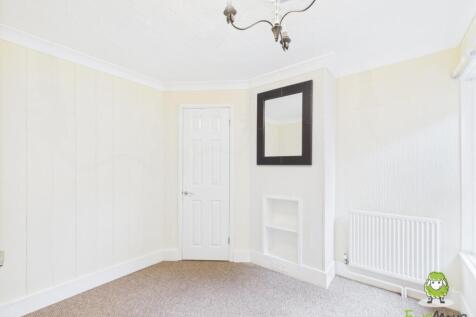 EweMove Basingstoke Estate Agents 78 Winchester Ro