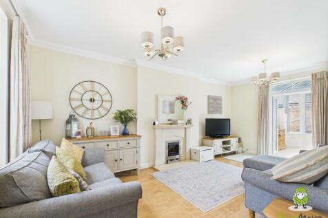 EweMove Basingstoke Estate Agents 17 Gaiger Avenue