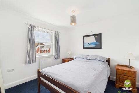 EweMove Basingstoke Estate Agents 17 Gaiger Avenue