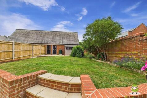 EweMove Basingstoke Estate Agents 17 Gaiger Avenue