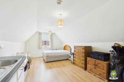 EweMove Basingstoke Estate Agents 17 Gaiger Avenue