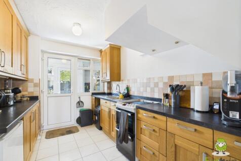 EweMove Estate Agents Basingstoke - Paddock Road 