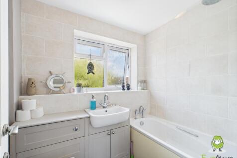 EweMove Estate Agents Basingstoke - Paddock Road 