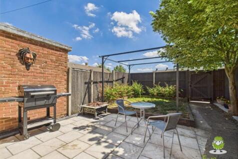 EweMove Estate Agents Basingstoke - Paddock Road 