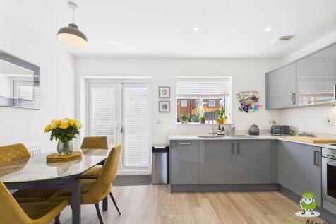 EweMove Basingstoke Church Acre Kitchen