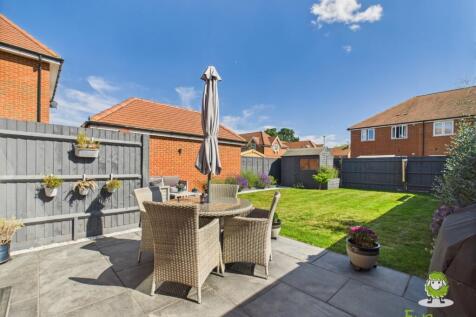 EweMove Basingstoke Church Acre Rear Garden