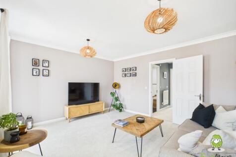 EweMove Basingstoke Estate Agents 21 Gaiger Avenue