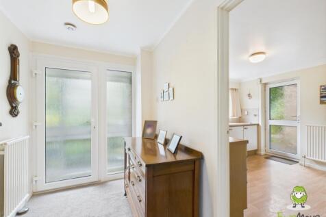 EweMove Estate Agents Basingstoke - Coniston Road 
