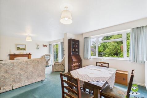 EweMove Estate Agents Basingstoke - Coniston Road 