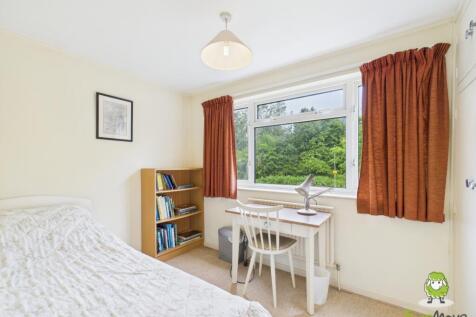 EweMove Estate Agents Basingstoke - Coniston Road 