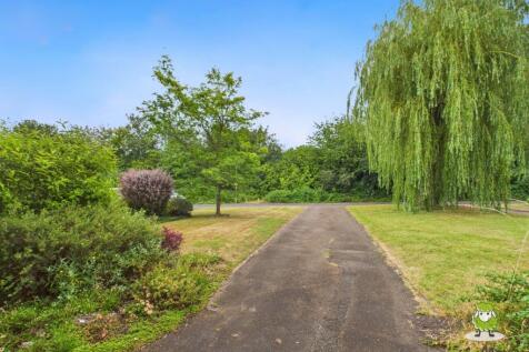 EweMove Estate Agents Basingstoke - Coniston Road 